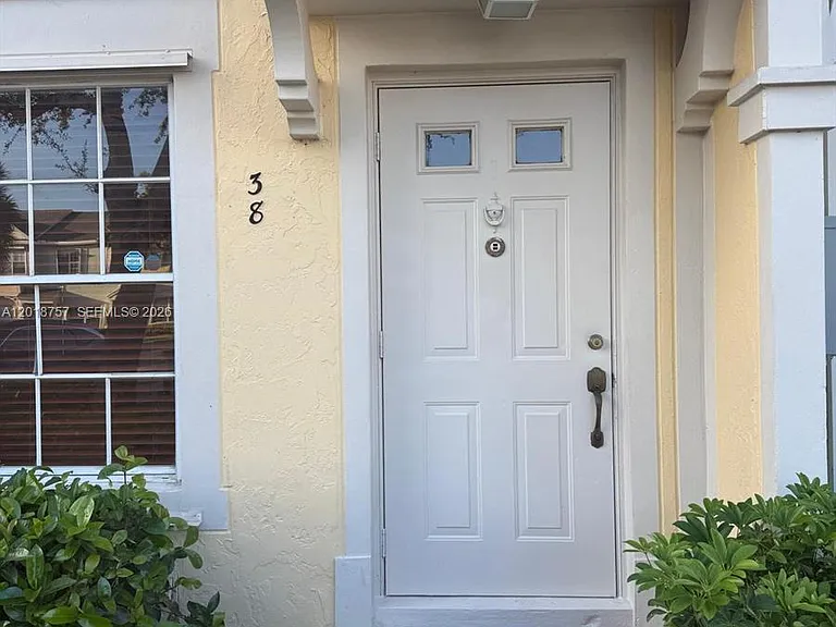 38 Key West Ct #38 — Photo 1