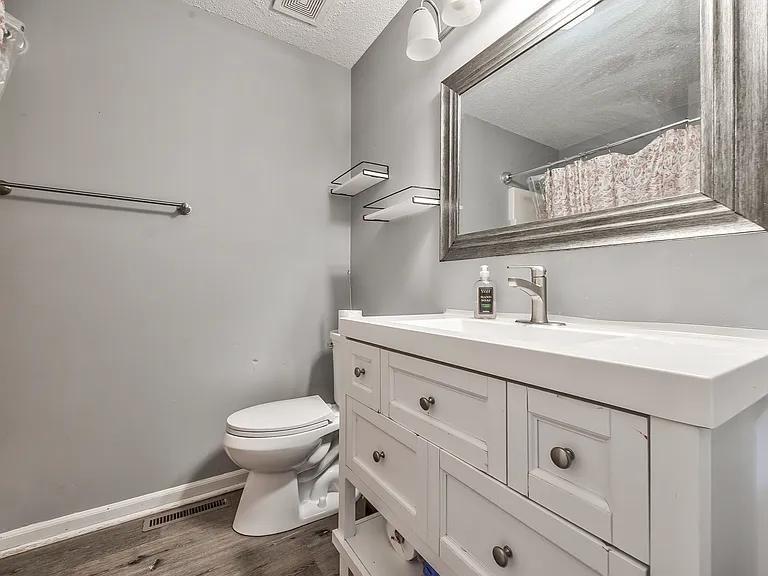 8601 N Pomona Ave — Photo 17