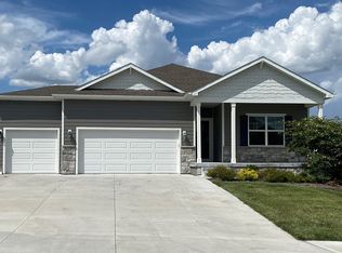 4717 173rd St, Urbandale, IA 50322