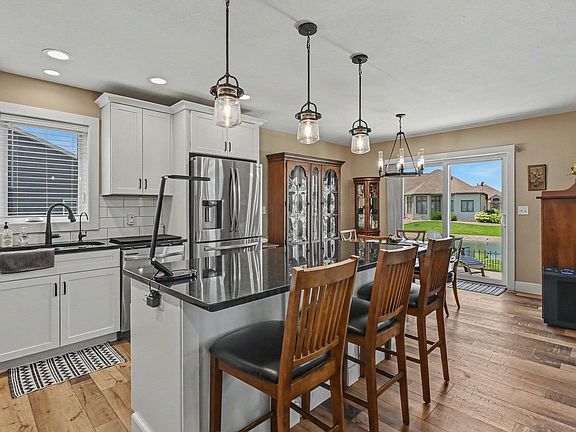 5th image of 1170 Blackstone Blvd