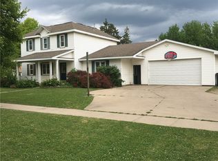 611 13th St, Boone, IA 50036