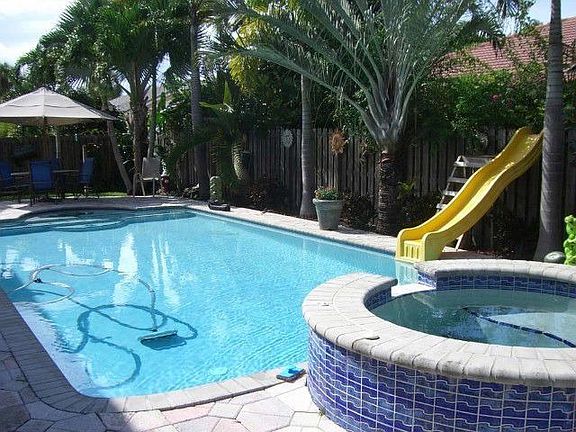 2nd image of 6421 NW 51st St