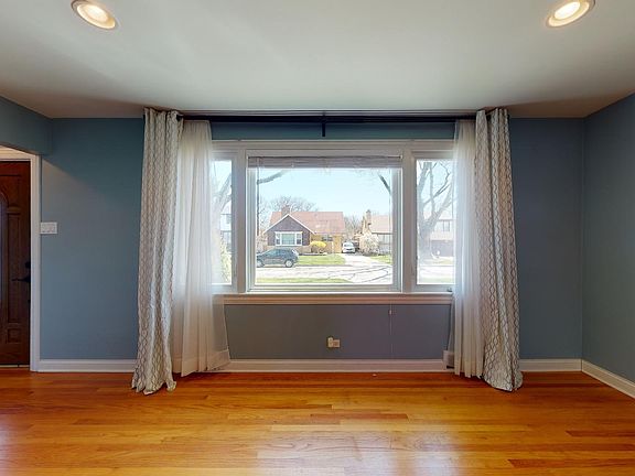 3rd image of 1900 Kensington Ave