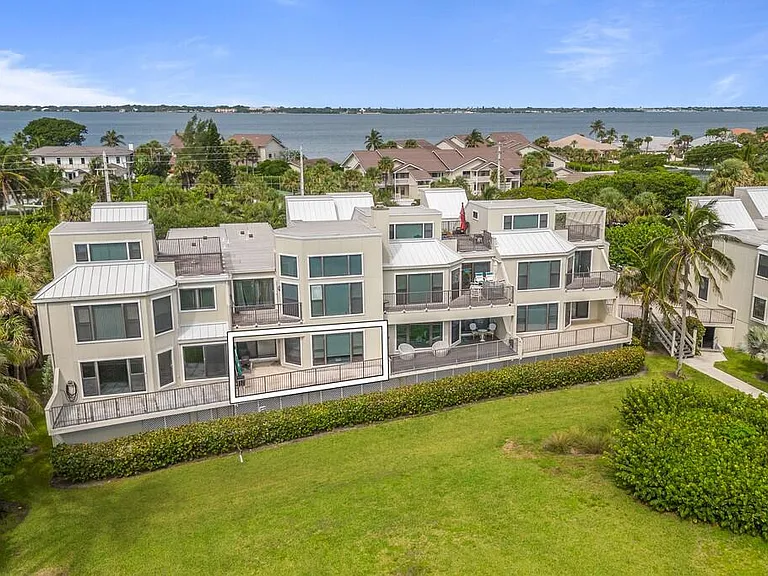 2051 NE Ocean Blvd #C13 — Photo 4