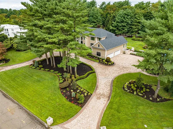 34 Pleasant Lane, Oyster Bay Cove, NY 11771