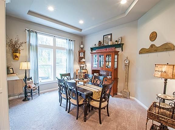 5th image of 3804 Pennant Ct NW