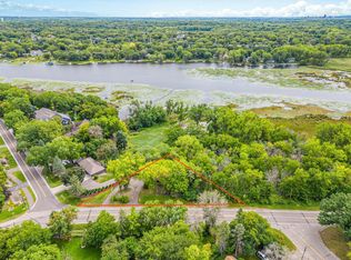 2890 Victoria St N, Roseville, MN 55113