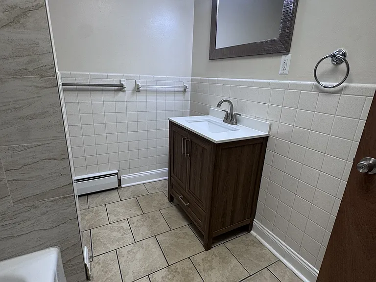 400 Riverside Dr #212 — Photo 8