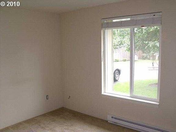 5th image of 3903 E 18th St APT 32