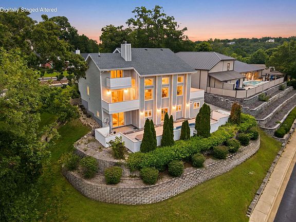 4th image of 1952 Pointe Royale Drive