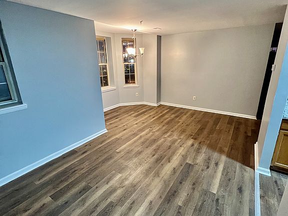 4th image of 1900 Maryland Ave #201