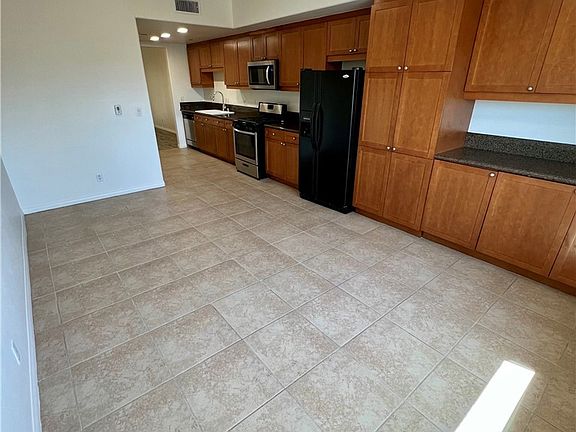 5th image of 17168 Newhope St APT 202