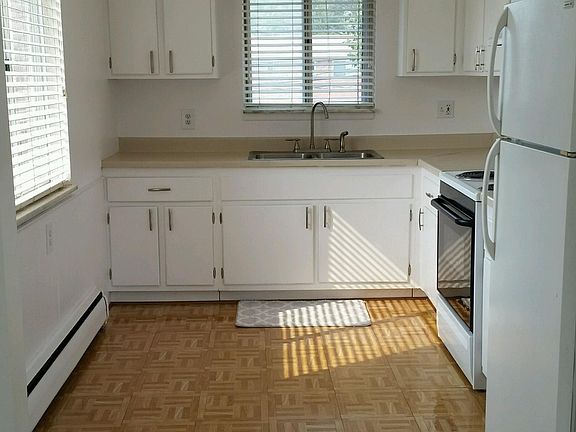 3rd image of 4625 Leafdale Ave #B10
