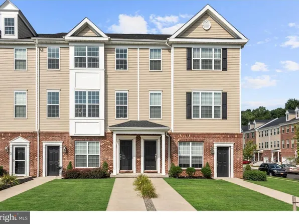 319 Kramer Ct #319, Florence, NJ 08518