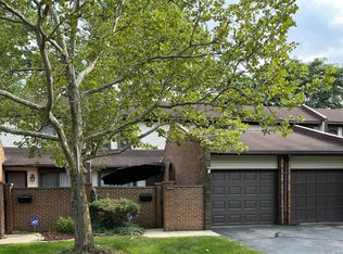 25023 Chambley Dr, Southfield, MI 48034