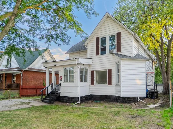 523 Caron Ave, Windsor, ON N9A 5B5