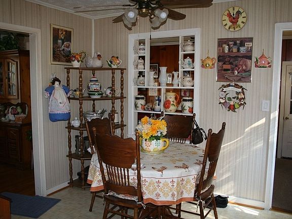 4th image of 282 Lee Grant Ave