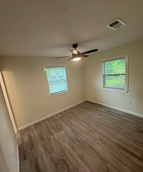 5700 Eastwood Dr — Photo 16