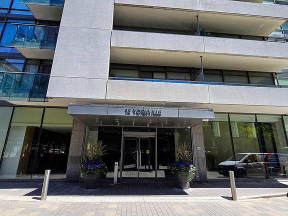3rd image of 18 Yorkville Ave #3103