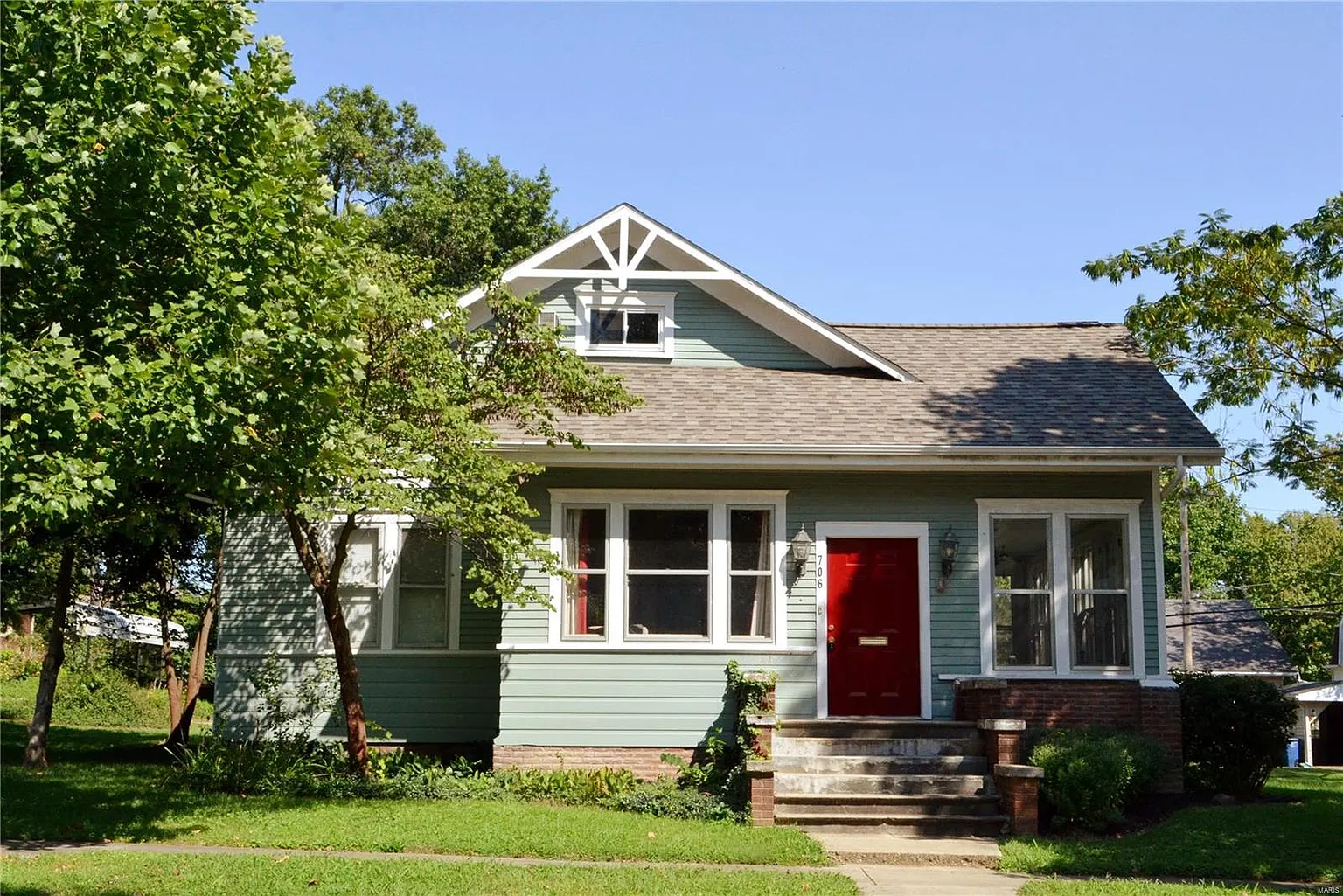706 N Elm St photo 1