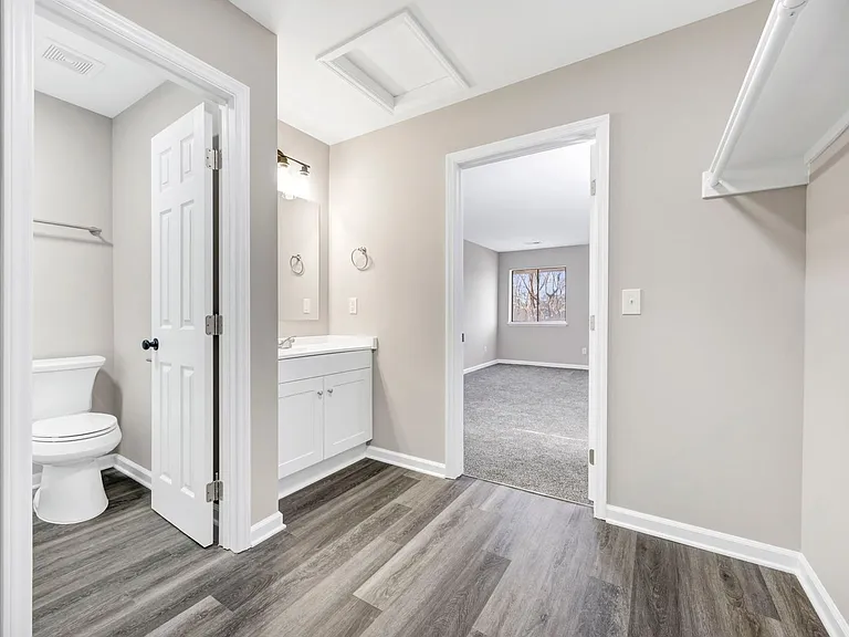 Gleneagle Apartment Homes — Photo 50