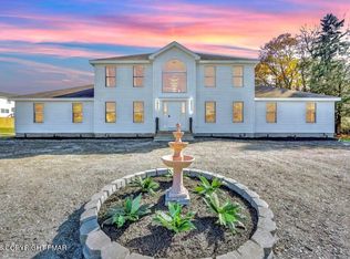 423 Fitzgerald Pl, Tobyhanna, PA 18466