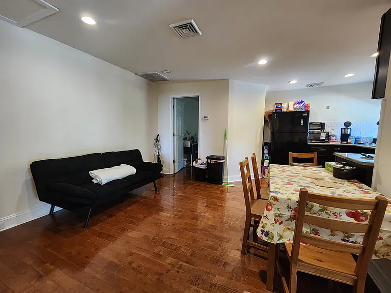 4104 Spruce St #7 — Photo 6