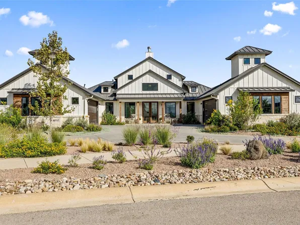 216 Interlaken St, Fredericksburg, TX 78624