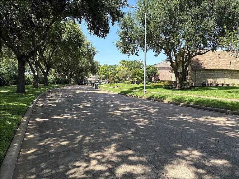 2319 Mill Creek Dr — Photo 22
