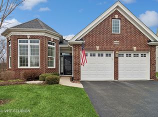 3870 Eagle Ridge Dr, Elgin, IL 60124