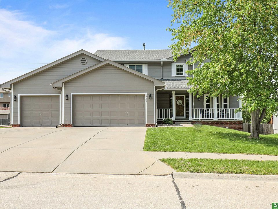 1st image of 13610 S 42nd Cir