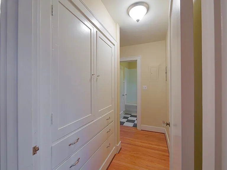 416 Summit Ave E — Photo 7