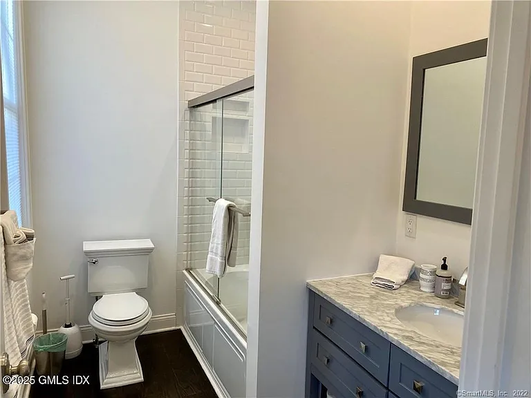 84 E Putnam Ave — Photo 13