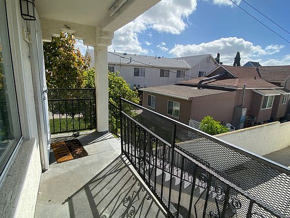 3rd image of 242 W 13th St #10927287