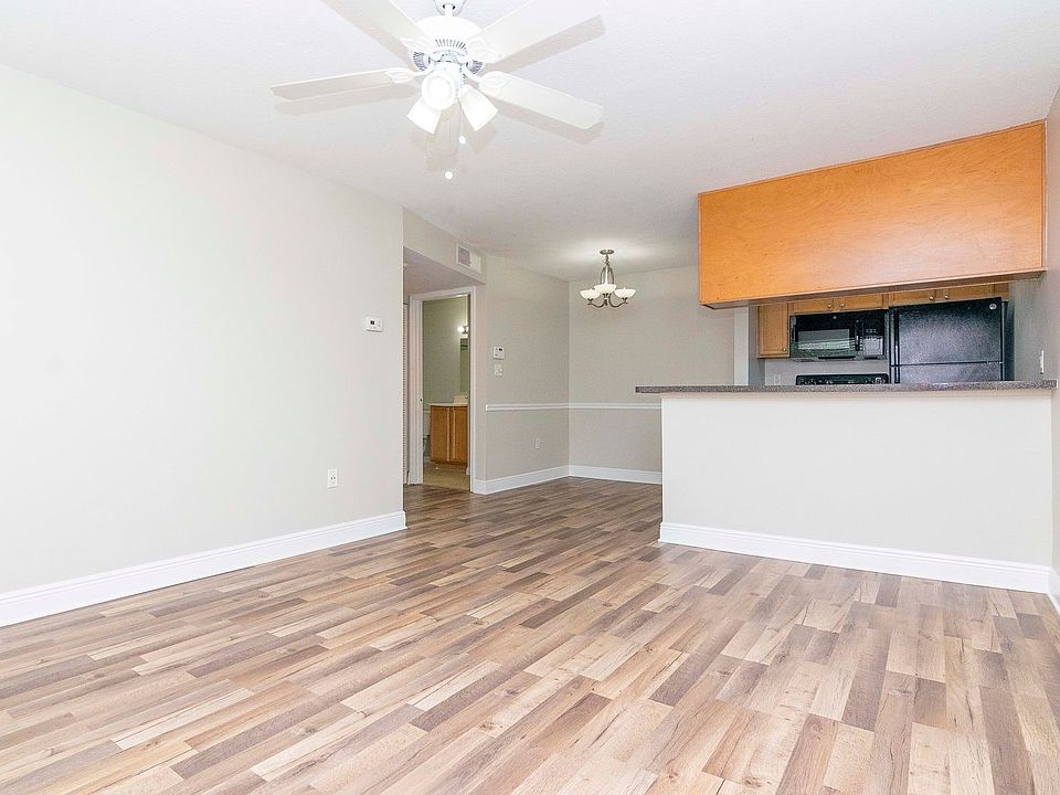 1st image of 202 Lake Parsons Grn Unit 203