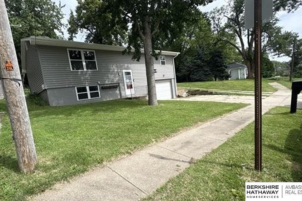 1st image of 1321 Lincoln Ave