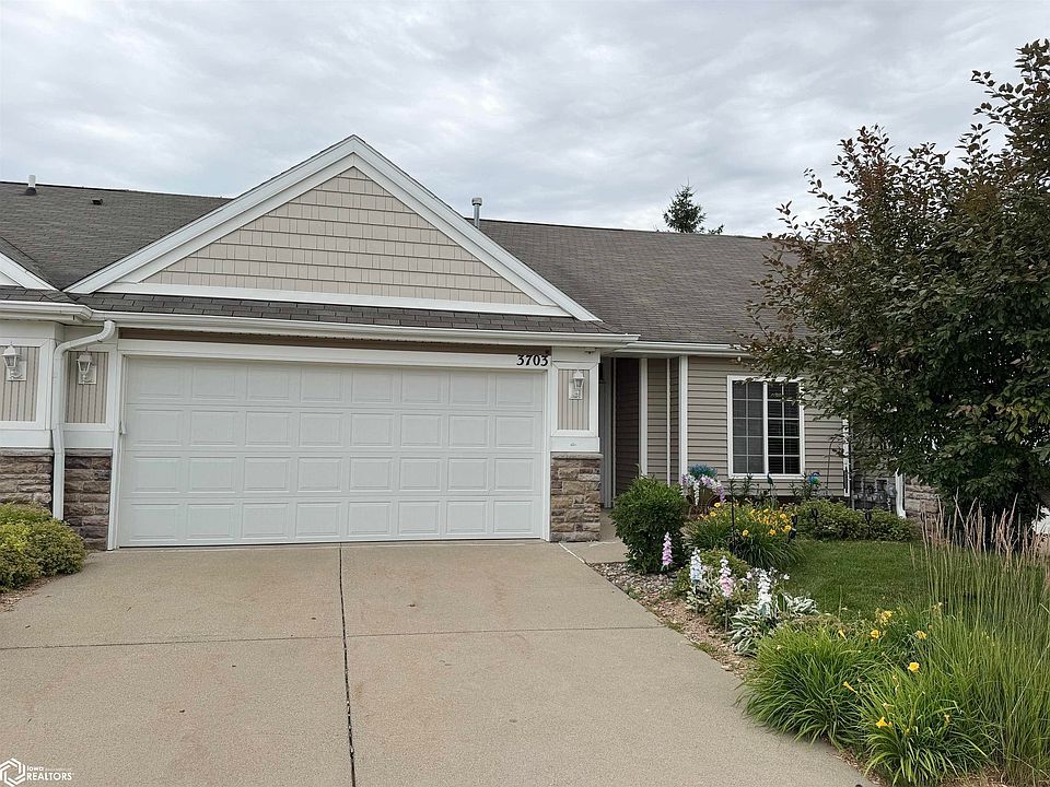 1st image of 3703 NE Cottonwood Ln