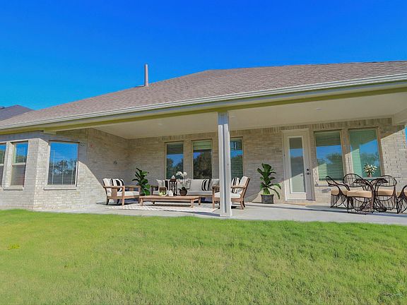 3rd image of 1228 Villalonga Dr