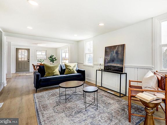 2nd image of 1419 Snyder Corner Rd