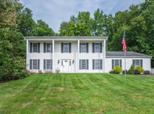251 Big Piece Rd, Fairfield, NJ 07004