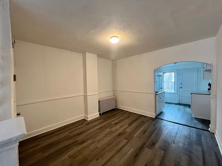 323 Cummings Ave — Photo 3