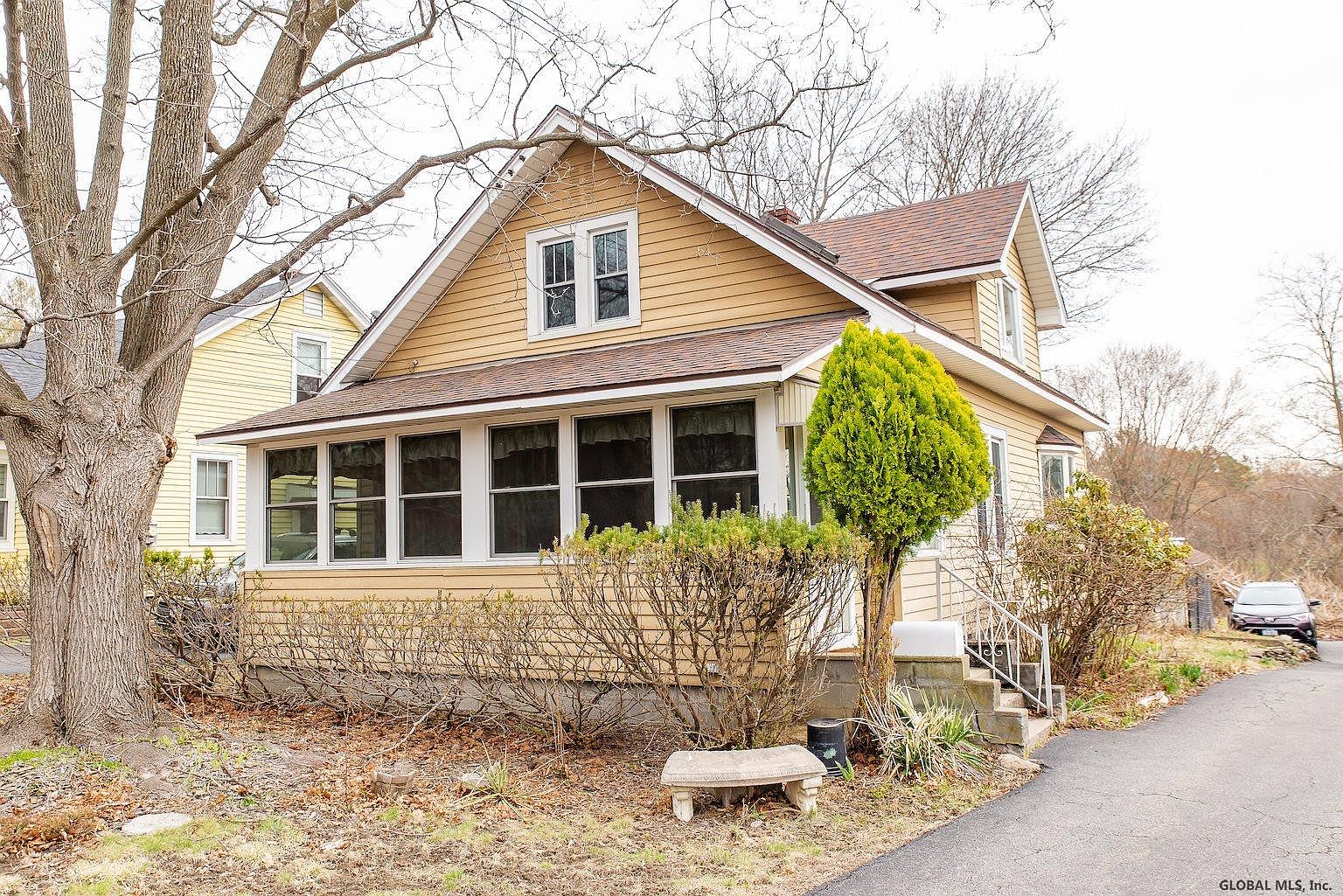 608 Sacandaga Rd Glenville Ny 12302 Zillow