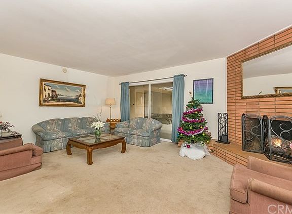 4th image of 108 E 49th St