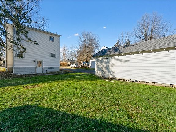 3rd image of 31 Hood Dr