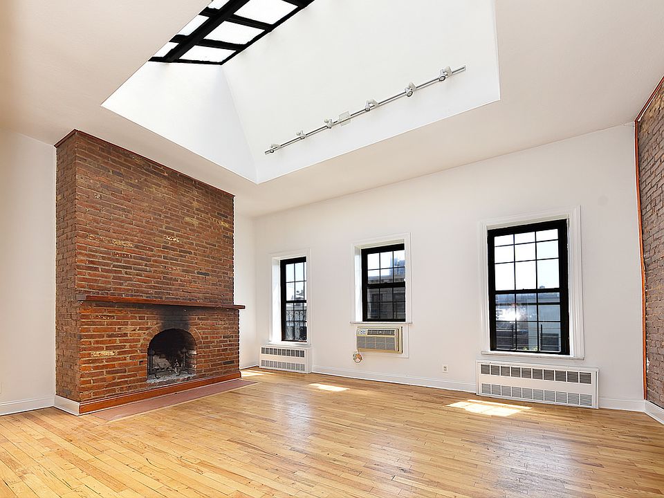 1st image of 255 W 22nd St APT 6A
