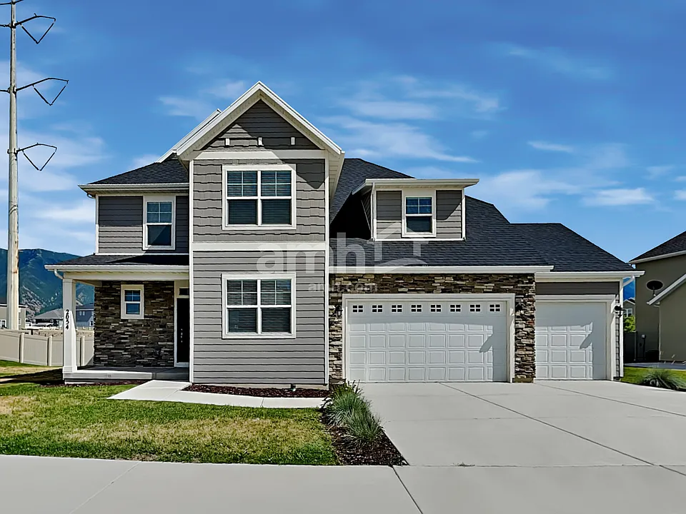 2054 E Silverado Ln
