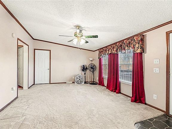 3rd image of 1115 Cross Creek Dr