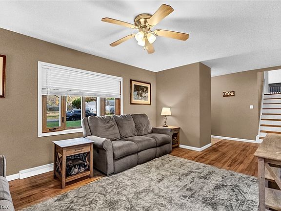 4th image of 1816 Bathgate Ave