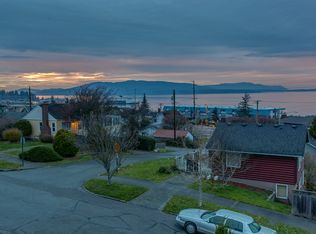 521 12th St, Bellingham, WA 98225
