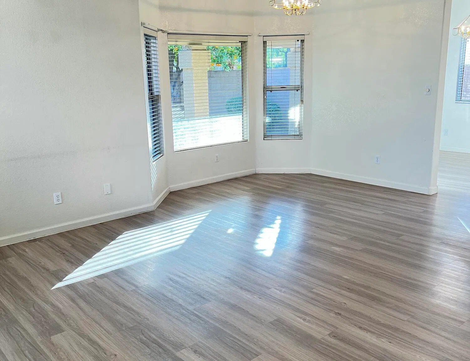 3 bed, 2.0 bath, 1471 sqft, $2,400 — Photo 3